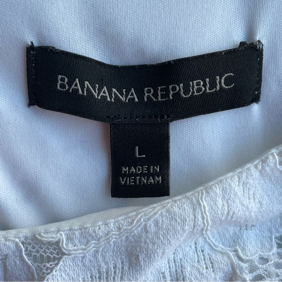White lace lined blouse by Banana Republic - Picture 2 of 5